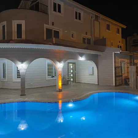 Bluehomes Grand *